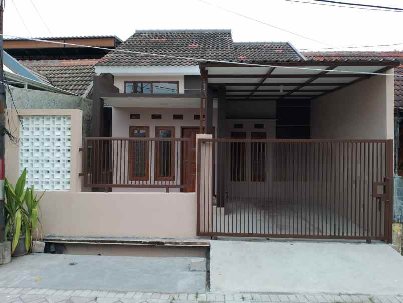dijual rumah bumi suko indah