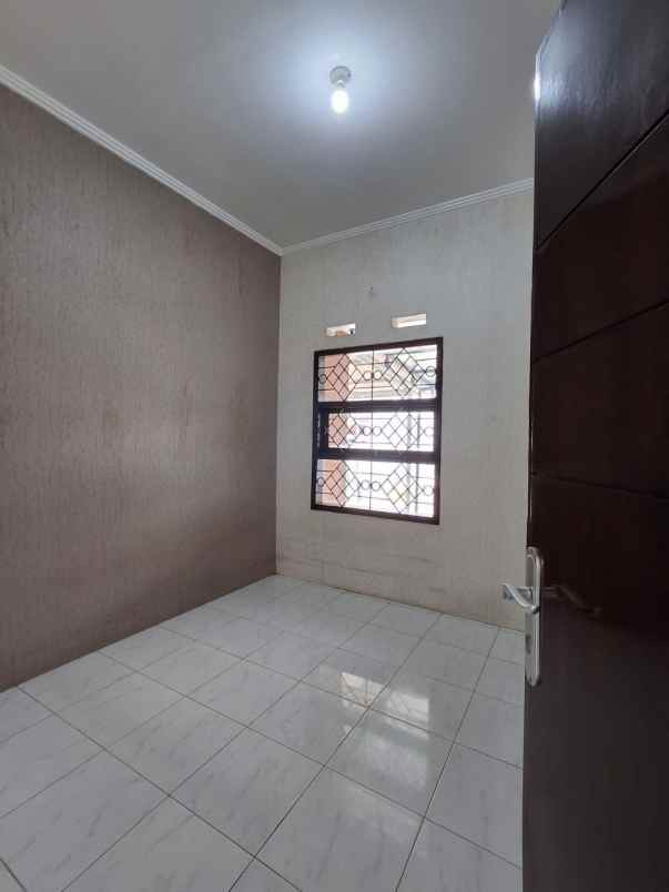 dijual rumah cihanjuang
