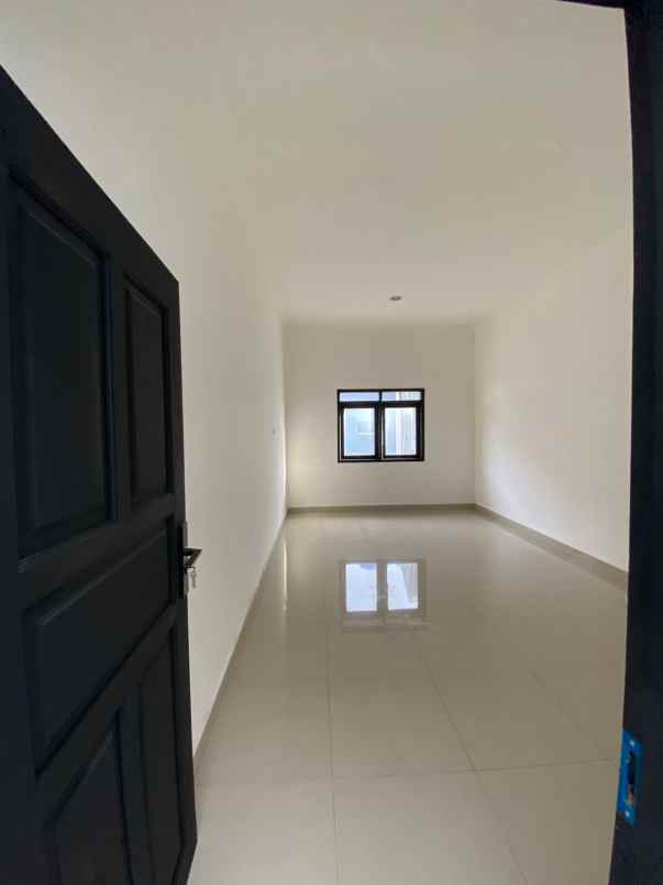 dijual rumah ciledug