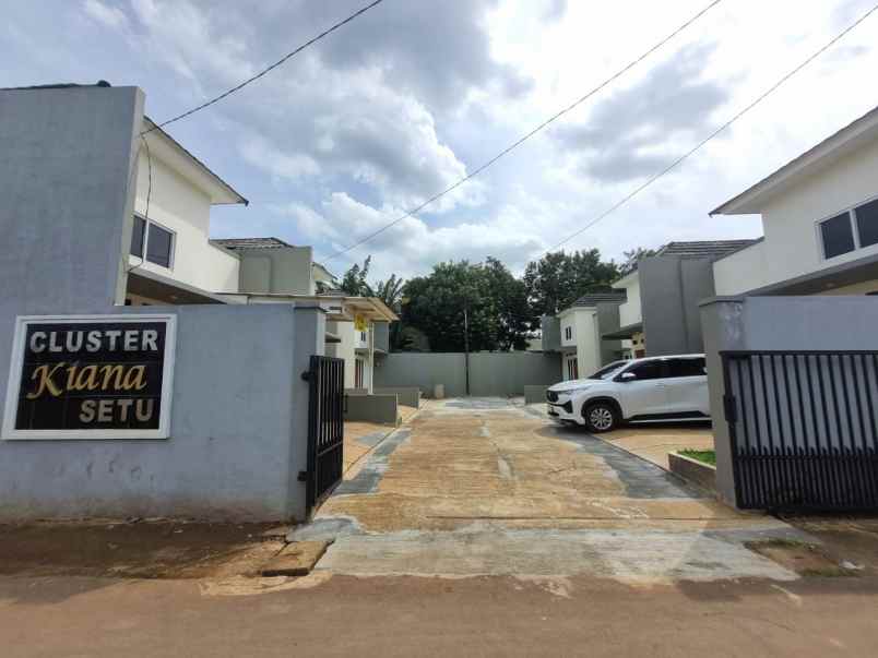 dijual rumah cluster kiana jl raya