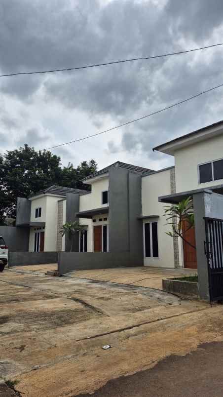 dijual rumah cluster kiana jl raya