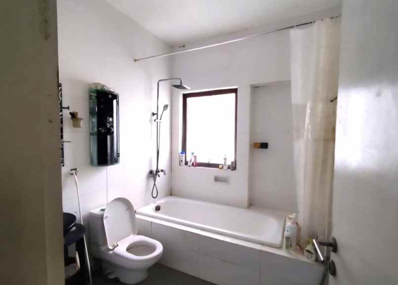 dijual rumah cluster lantana jgc