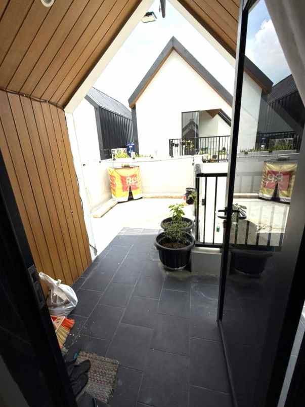 dijual rumah cluster mahakam jgc