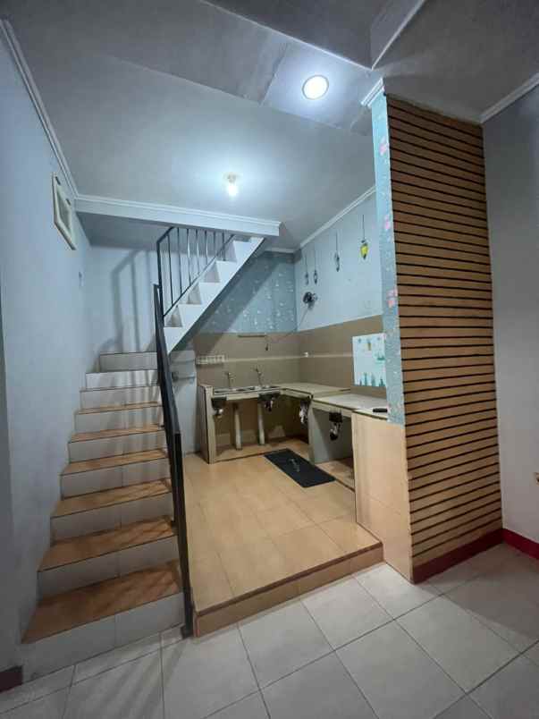 dijual rumah cluster taman sari kota