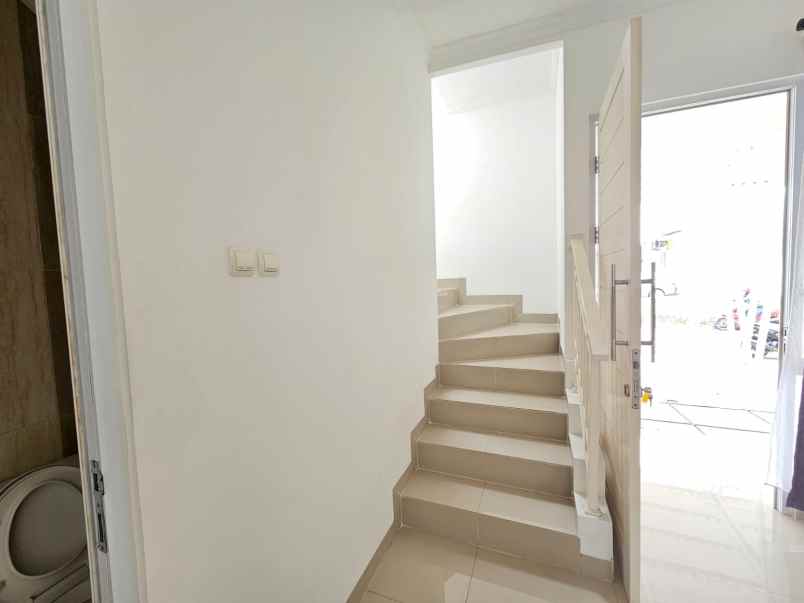 dijual rumah cluster vettore prima