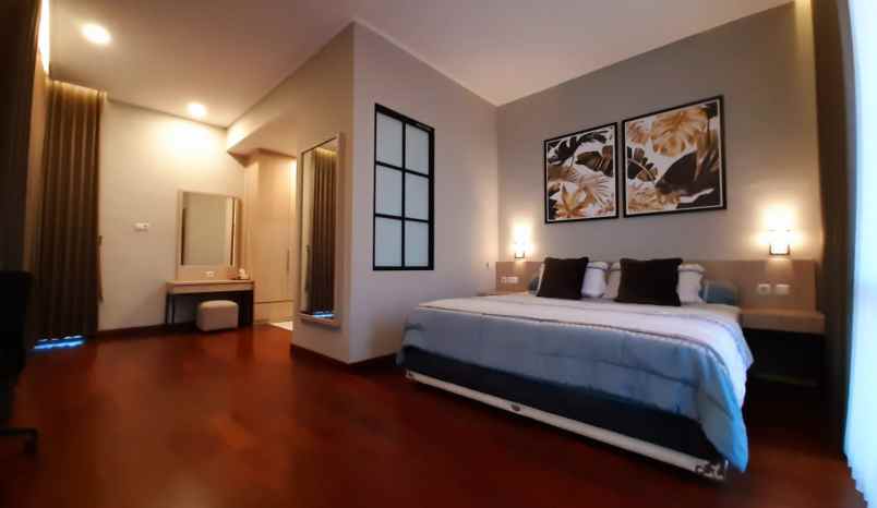 dijual rumah dharmahusada utara