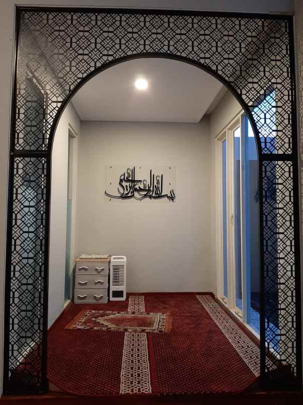 dijual rumah dharmahusada utara