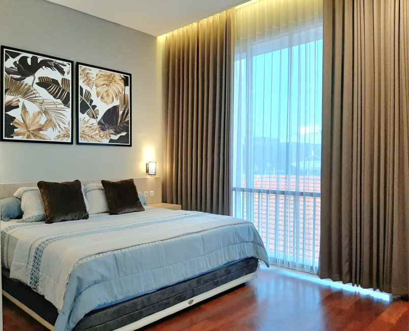 dijual rumah dharmahusada utara