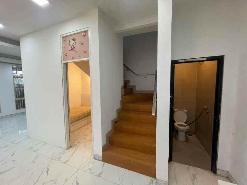 dijual rumah di taman surya 5 cengkareng jakarta barat