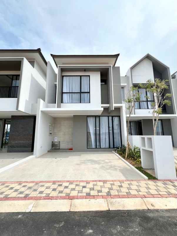 dijual rumah garden avenue