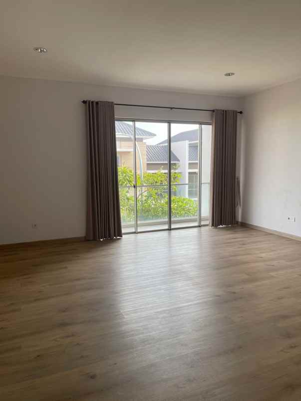 dijual rumah golf island cluster violin