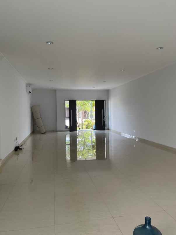 dijual rumah golf island cluster violin