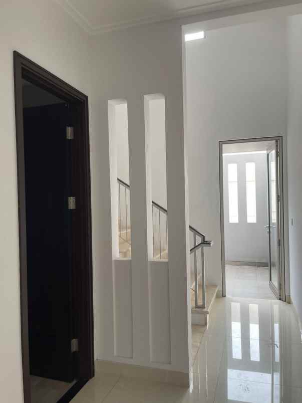 dijual rumah golf island cluster violin