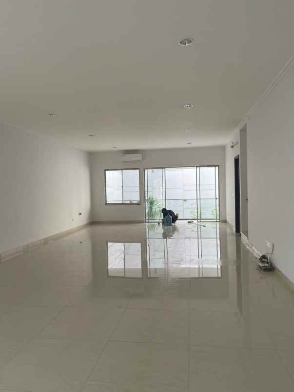 dijual rumah golf island cluster violin