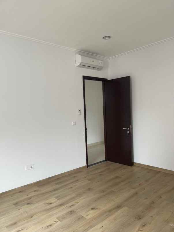 dijual rumah golf island cluster violin