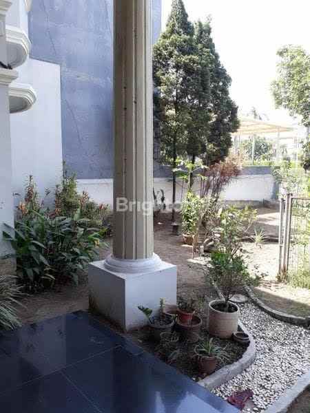 dijual rumah graha family