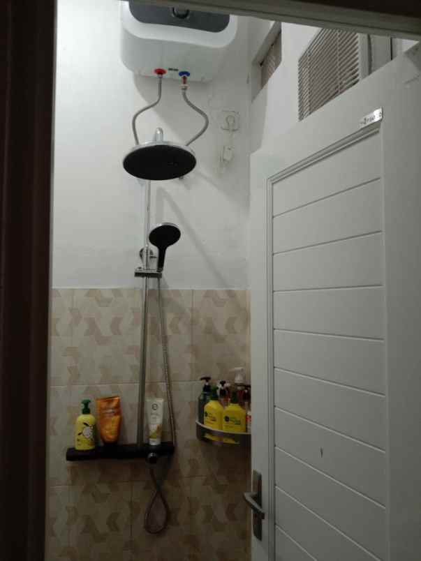 dijual rumah graha taman bunga