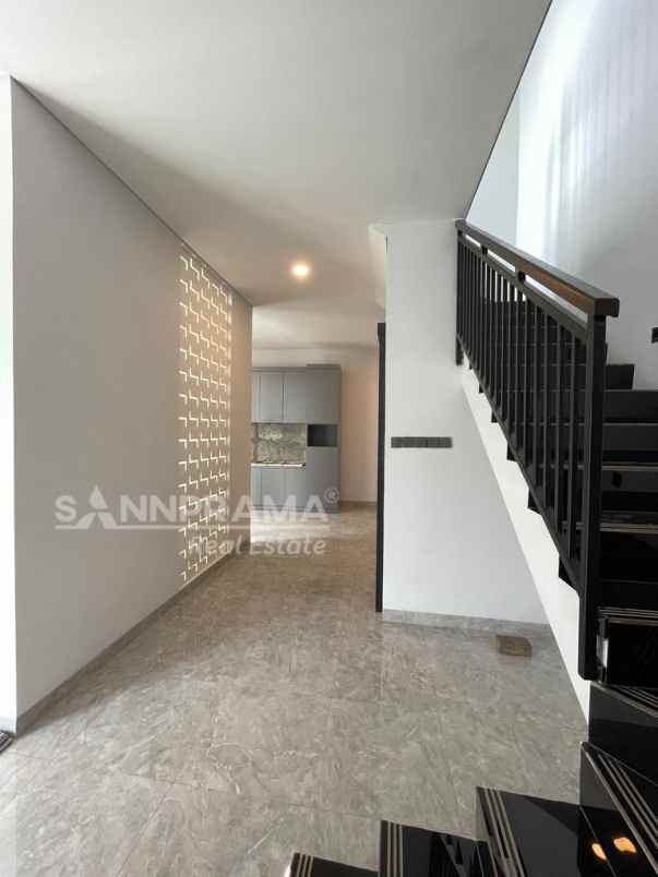 dijual rumah jagakarsa raya