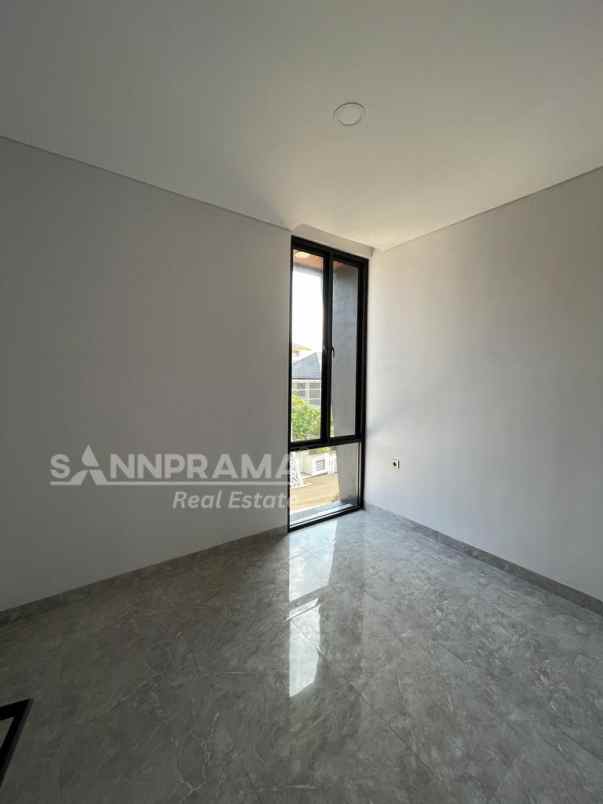 dijual rumah jagakarsa raya