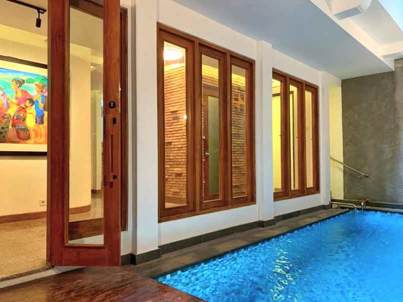 dijual rumah jalan bali pustaka