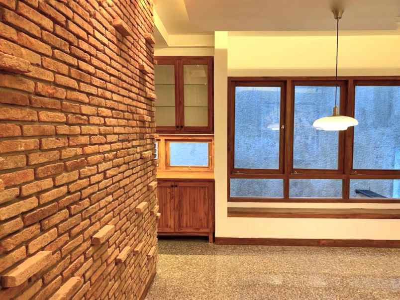 dijual rumah jalan bali pustaka