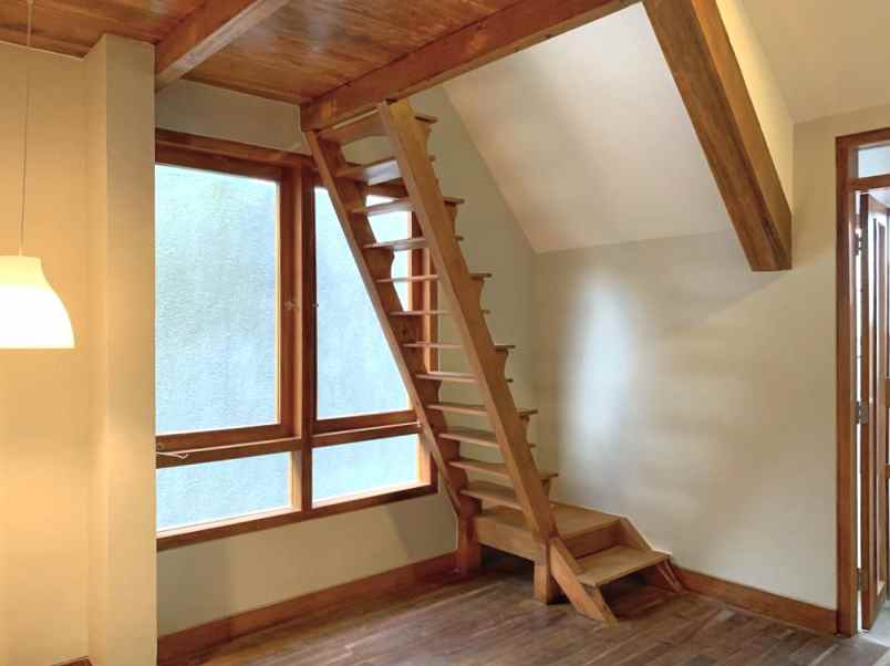 dijual rumah jalan bali pustaka