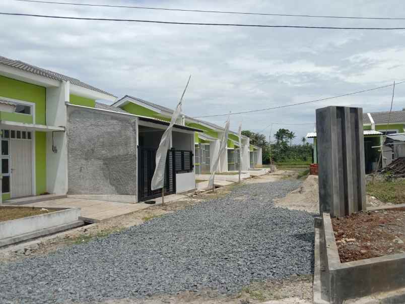 dijual rumah jalan bojong barat desa