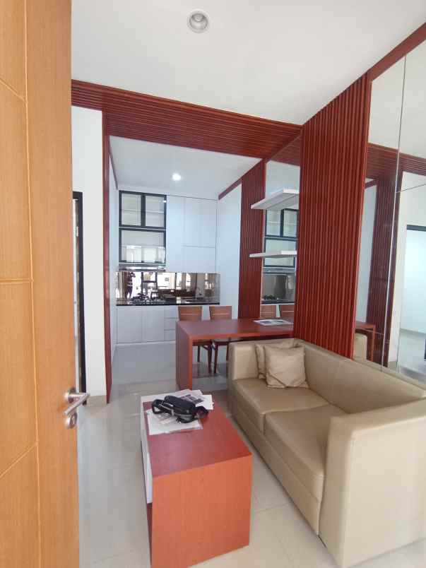 dijual rumah jalan cirendeu raya