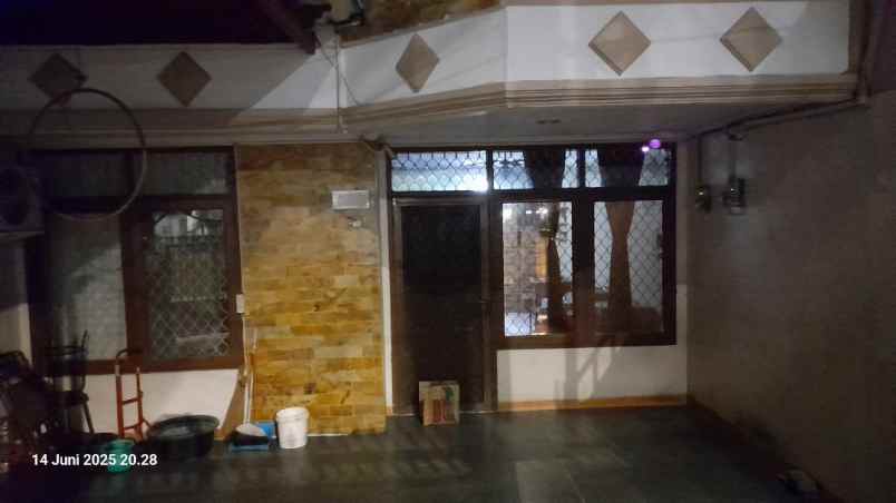 dijual rumah jalan gading elok utara