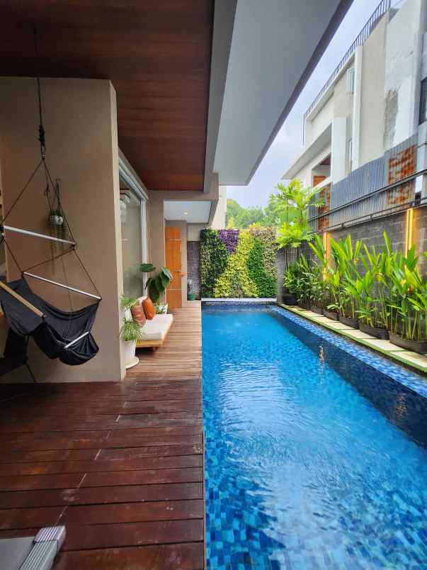 dijual rumah jalan kemang raya jakarta