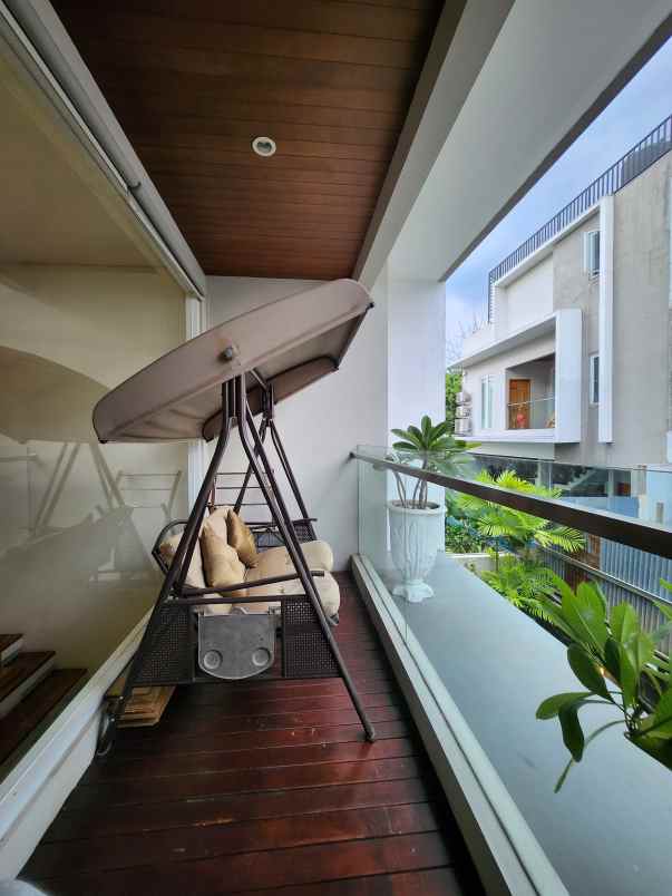 dijual rumah jalan kemang raya jakarta