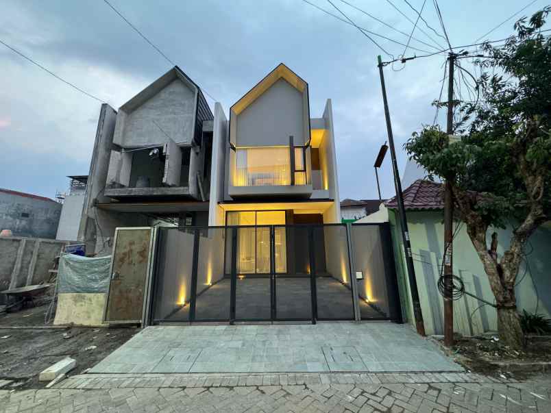 dijual rumah jalan mojoklanggru