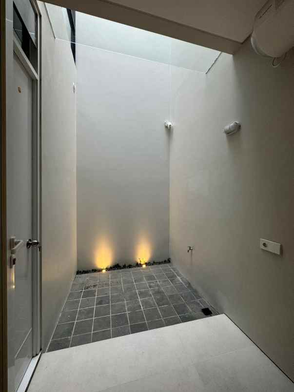 dijual rumah jalan mojoklanggru