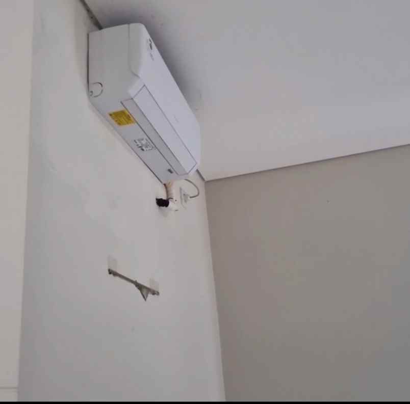 dijual rumah jalan north west park