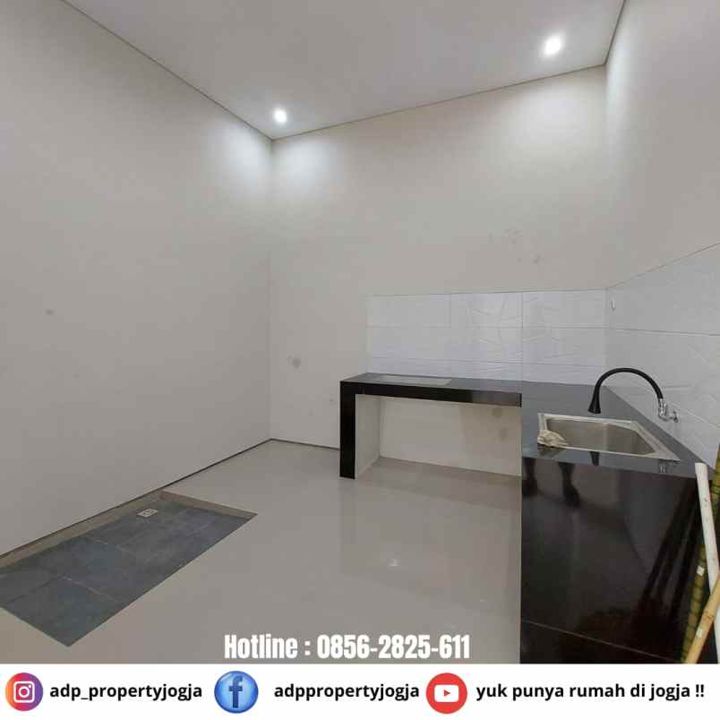 dijual rumah jalan parangtritis km 5