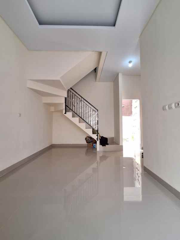 dijual rumah jalan raya abdul gani 2