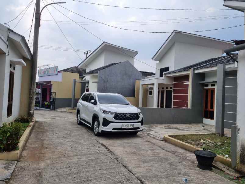 dijual rumah jalan raya cibeureum