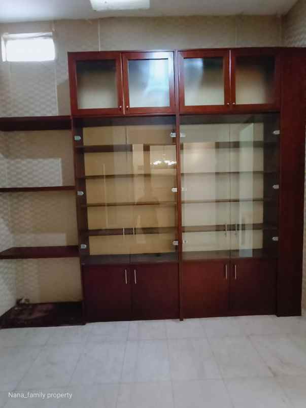 dijual rumah jalan raya cipete