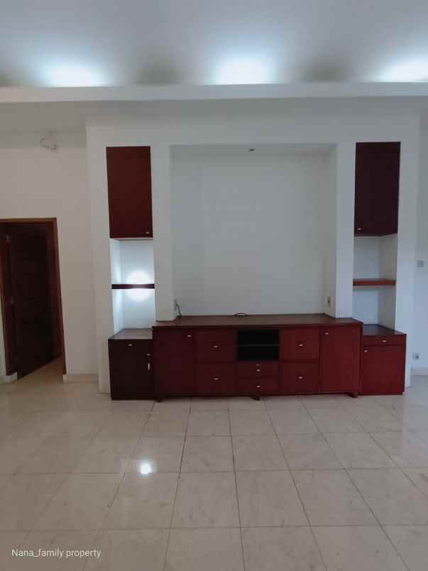 dijual rumah jalan raya cipete