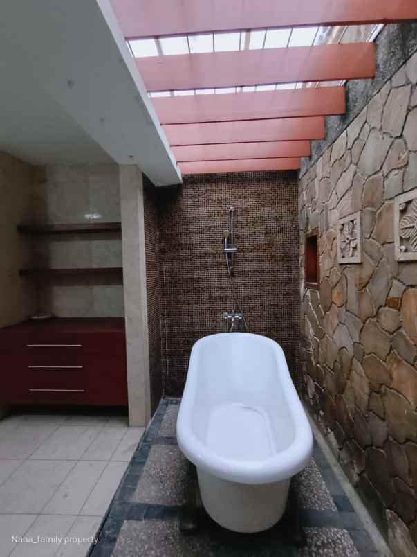 dijual rumah jalan raya cipete