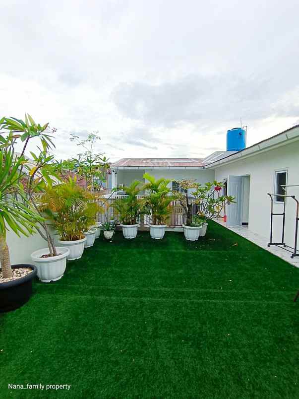 dijual rumah jalan raya kebon jeruk