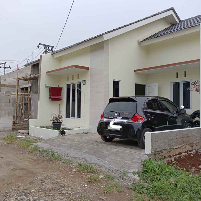 dijual rumah jl bambu kuning serua