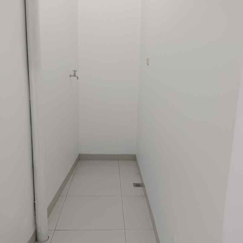 dijual rumah jl bambu kuning serua