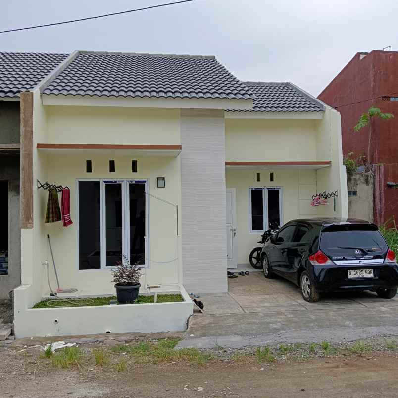 dijual rumah jl bambu kuning serua