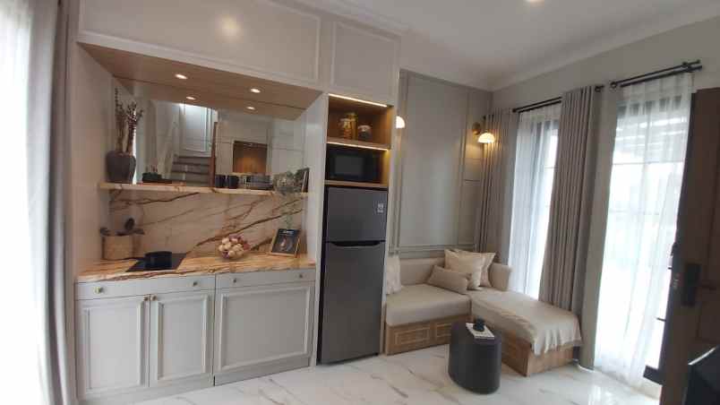 dijual rumah jl boulevard grand duta city