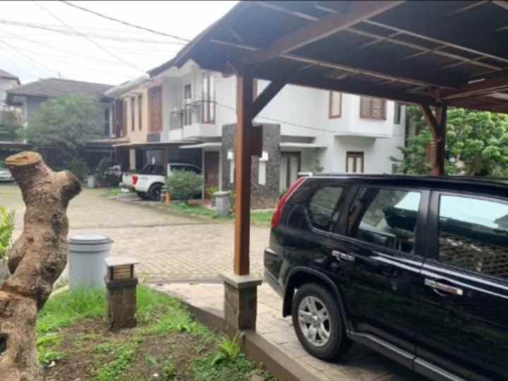 dijual rumah jl cisitu indah