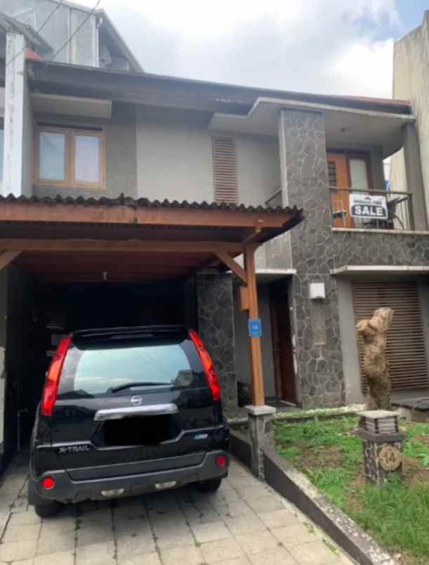 dijual rumah jl cisitu indah