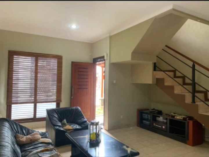 dijual rumah jl cisitu indah