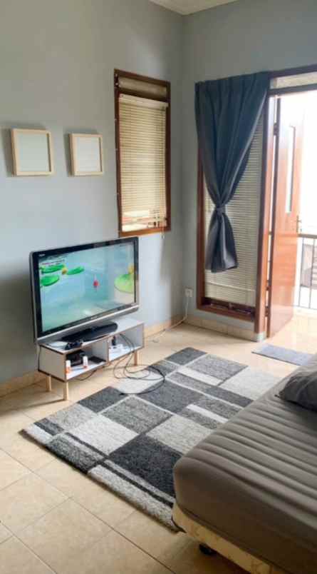 dijual rumah jl cisitu indah