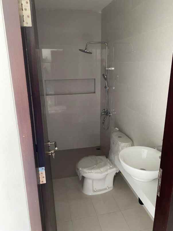 dijual rumah jl ciwaruga bandung